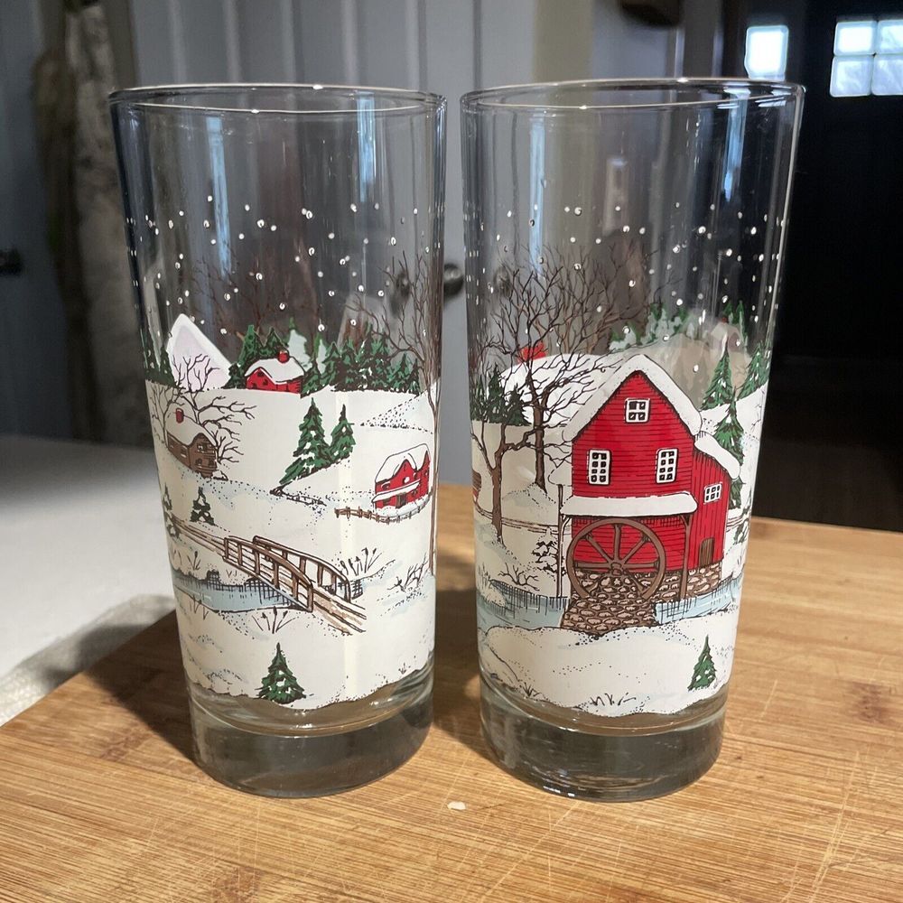 2-VINTAGE CURRIER AND IVES COLLECTOR SERIES WINTER SCENE TUMBLER GLASSES.